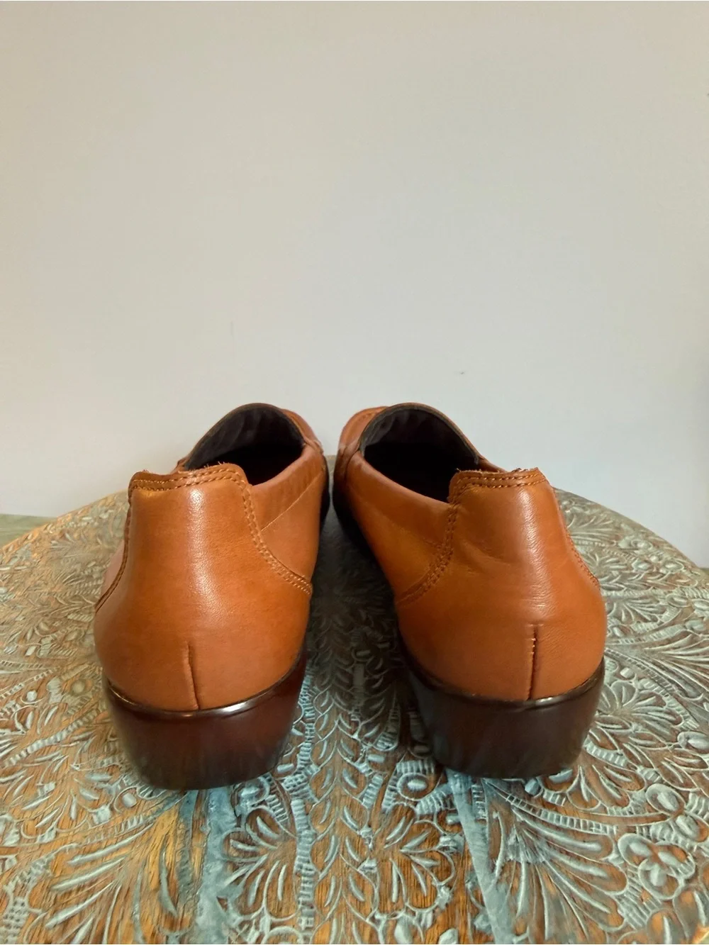 Like New! SAS Weave Slip On Brown Leather Loafer Size 8.5